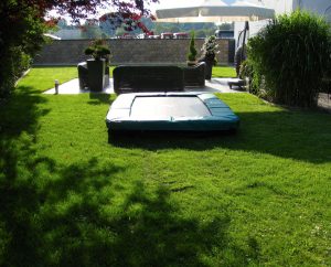 Garten für Kinder mit Trampolin GartenBaur